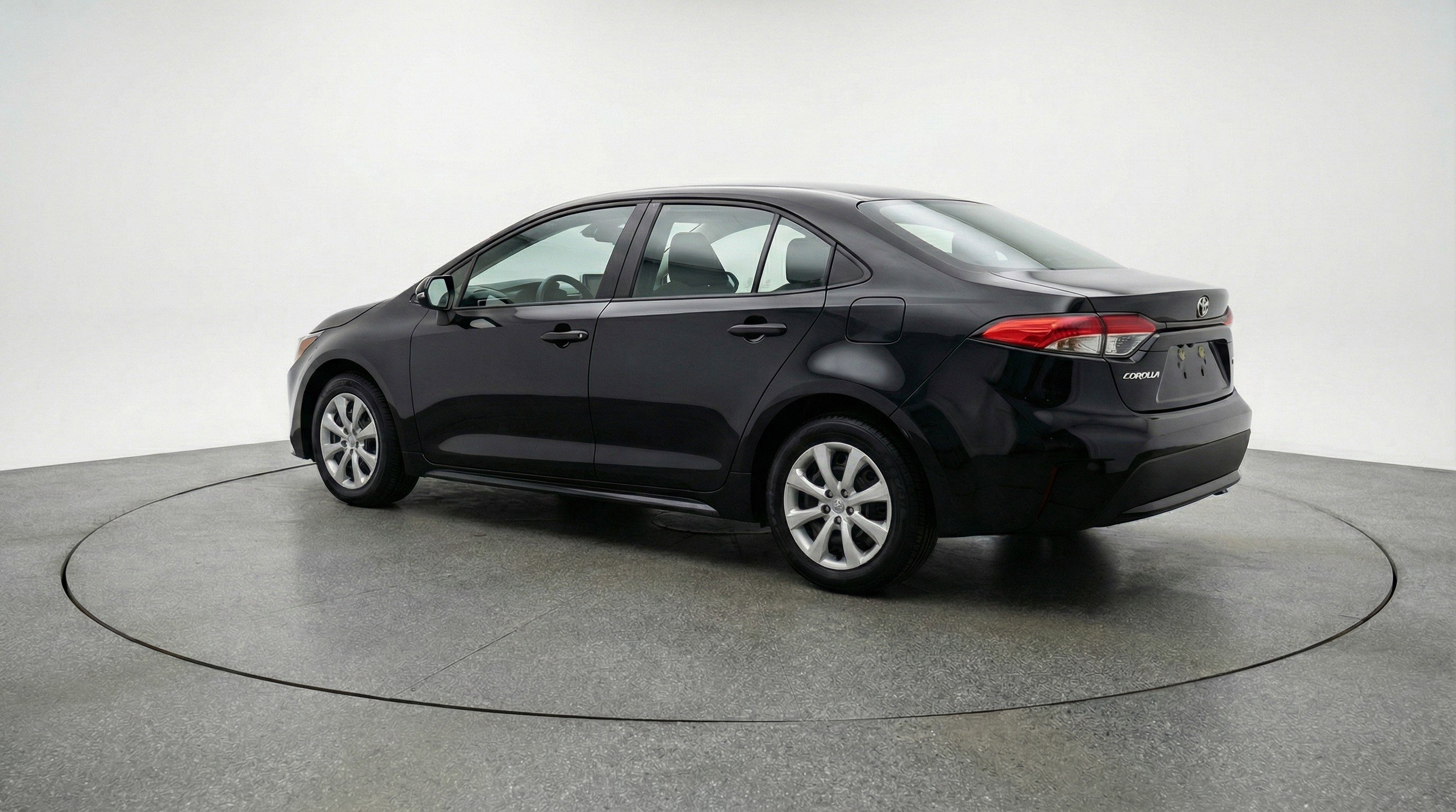 Used 2025 Toyota Corolla LE FWD image 6