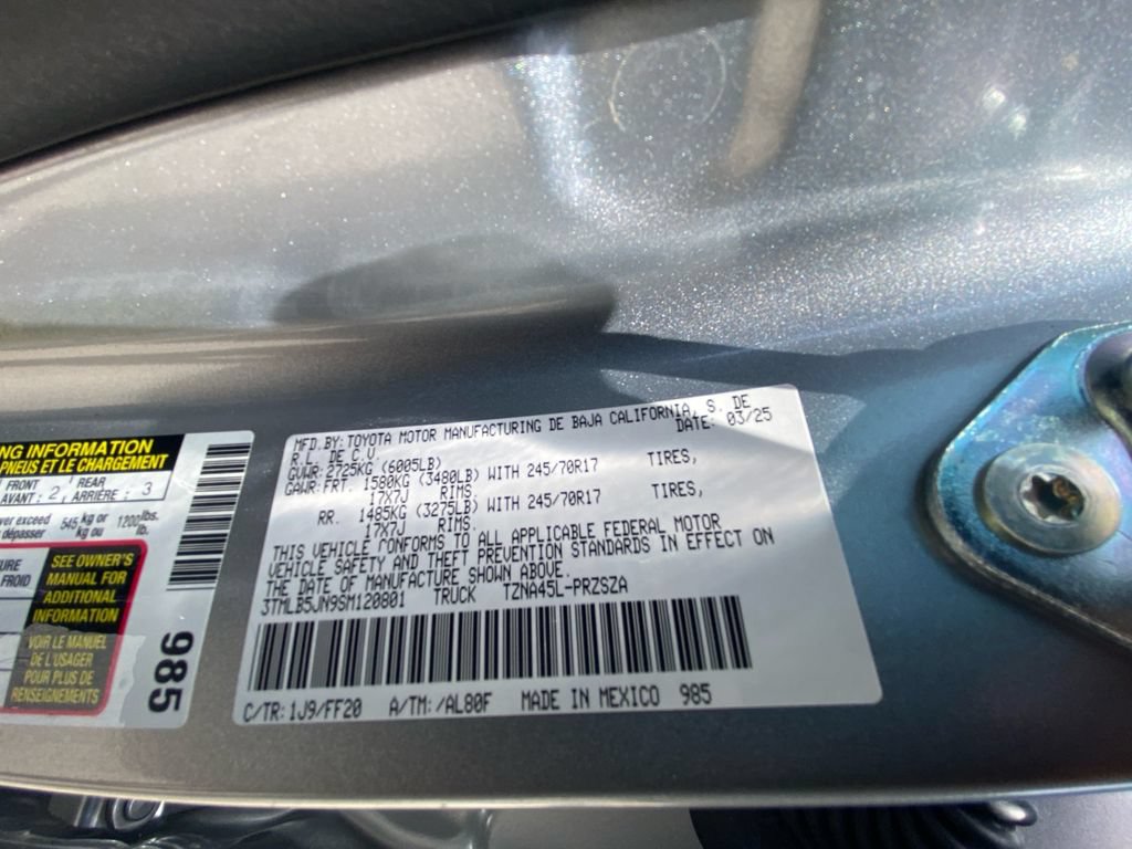 Used 2025 Toyota Tacoma SR5 AWD/4WD image 28