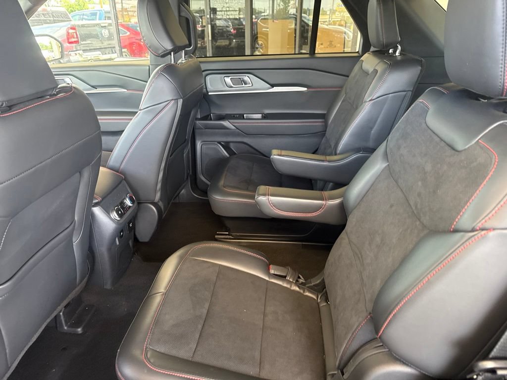 Used 2025 Ford Explorer ST AWD/4WD image 13