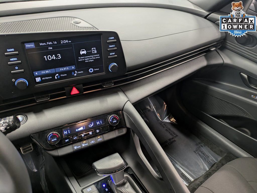 Certified 2025 Hyundai Elantra Sport image 12