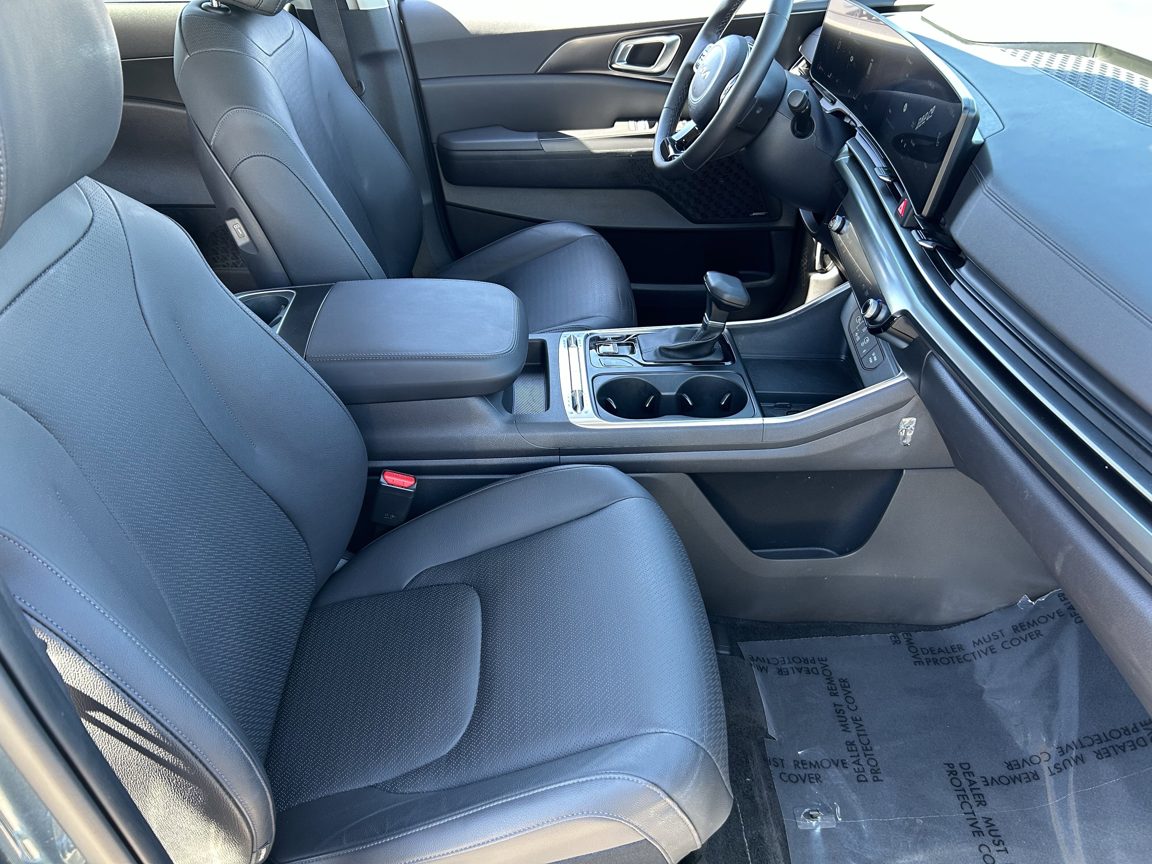 Used 2025 Kia Carnival SX Prestige image 11