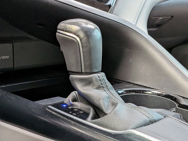 Used 2020 Toyota Camry SE image 13