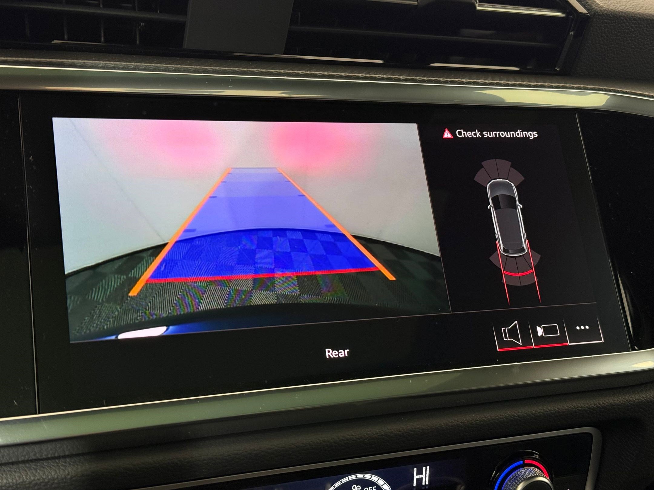 New 2025 Audi Q3 2.0T Premium image 26