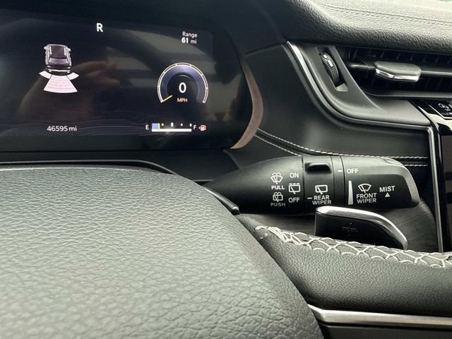 Used 2023 Jeep Grand Cherokee Limited w/ Black Appearance Package image 35