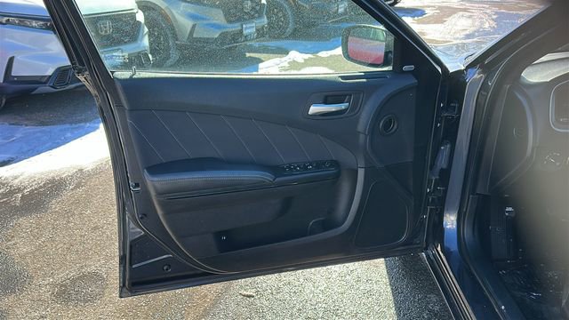 Used 2019 Dodge Charger SXT w/ Blacktop Package image 8