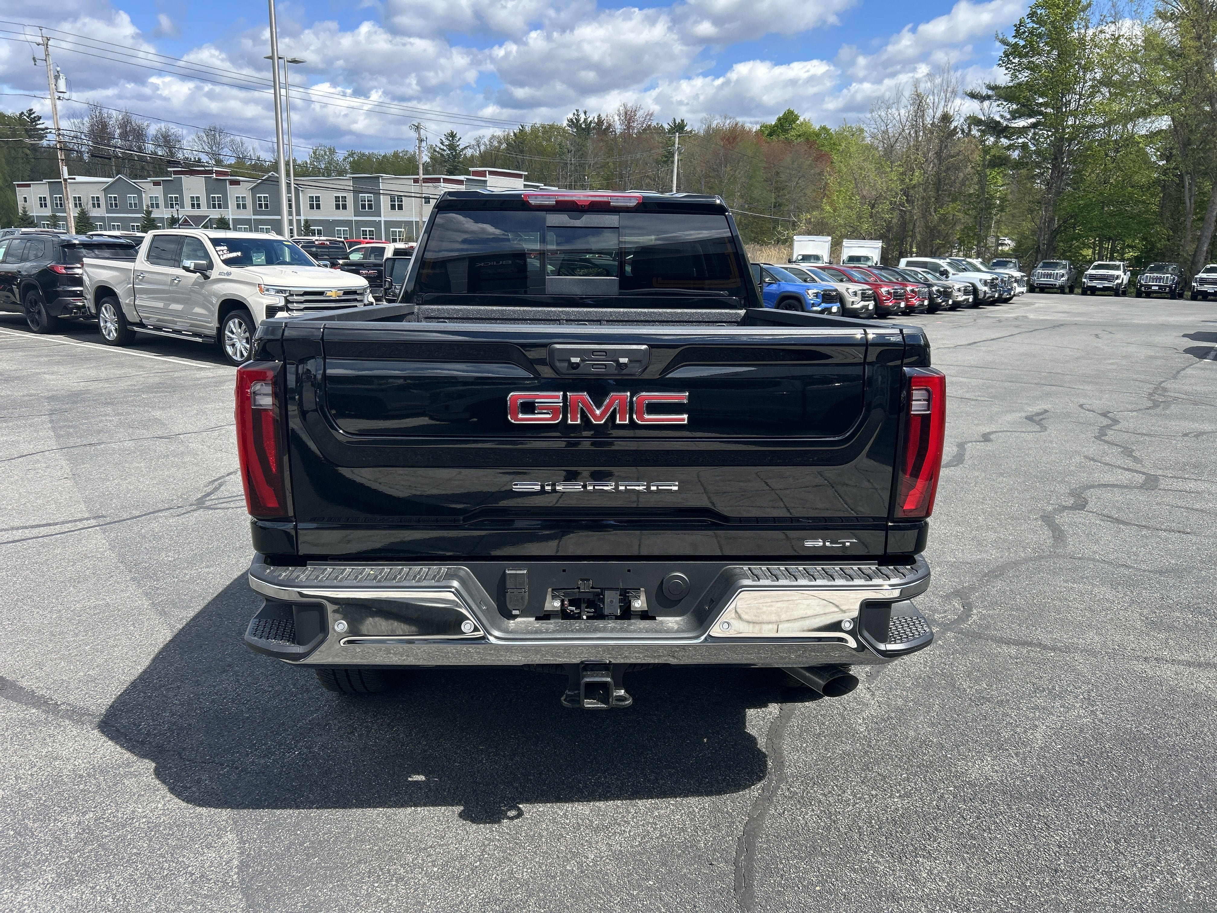 New 2026 GMC Sierra 2500 SLT w/ SLT Premium Package AWD/4WD image 8