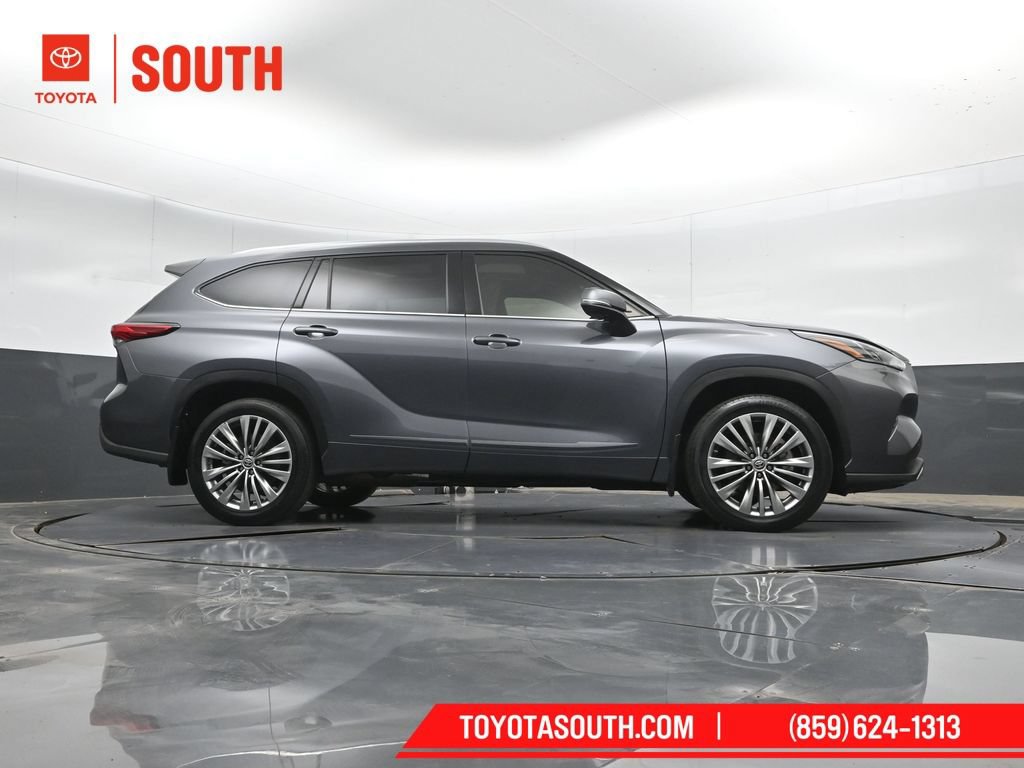 Used 2020 Toyota Highlander Platinum AWD/4WD image 40