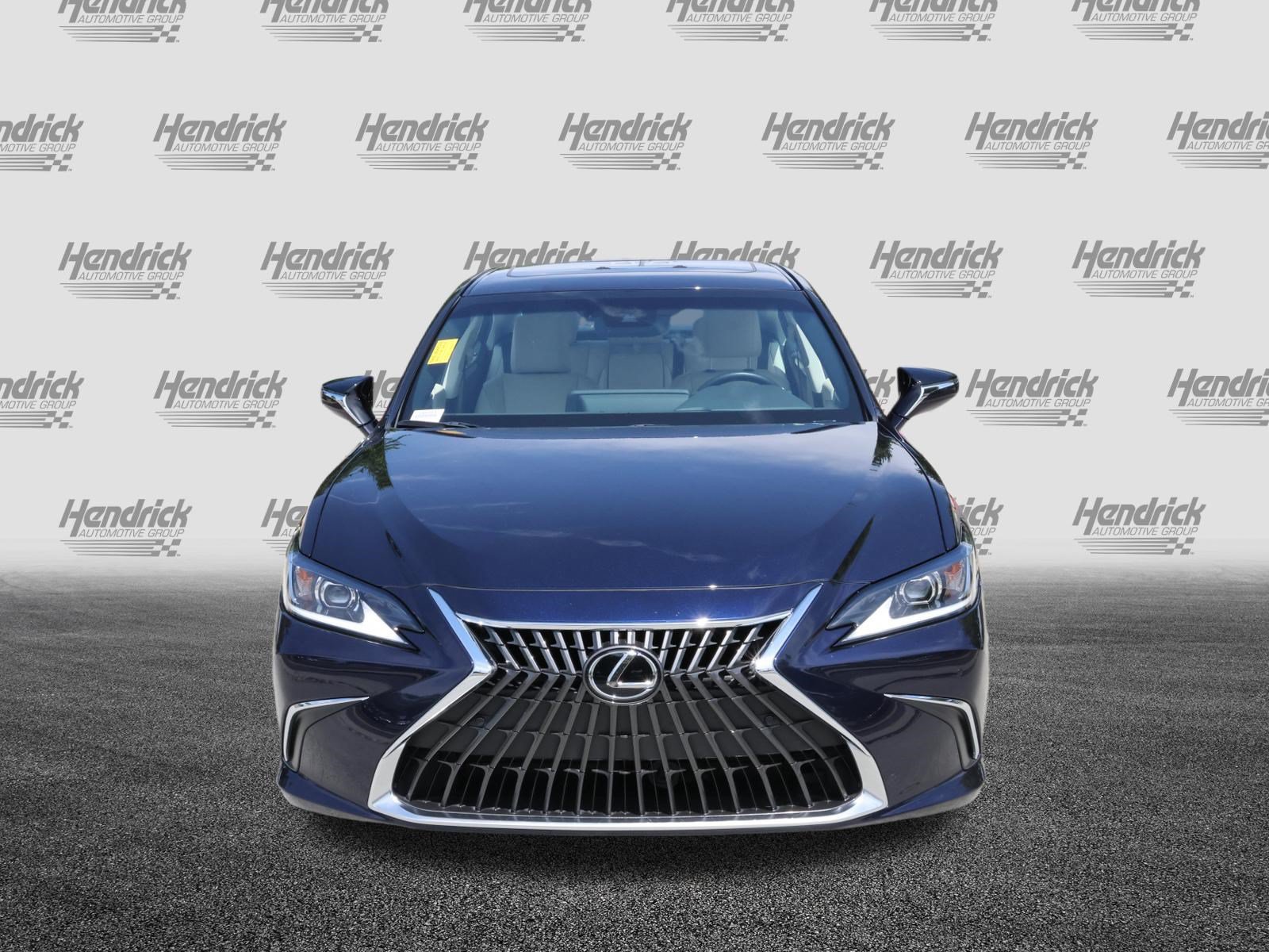Used 2025 Lexus ES 300h w/ Premium Package FWD image 3