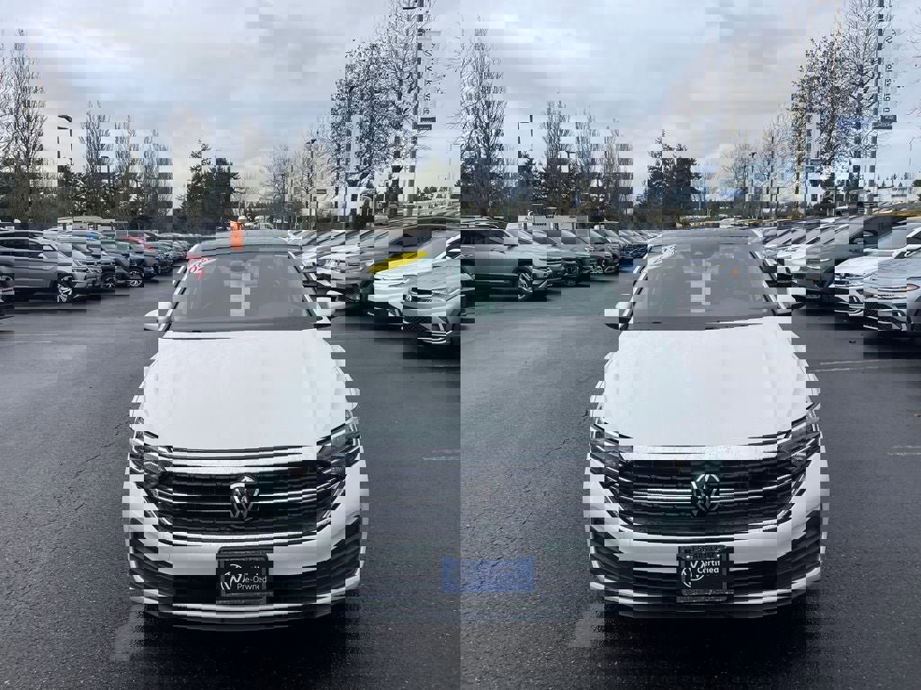 Certified 2023 Volkswagen Jetta SE w/ Panoramic Sunroof Package image 12