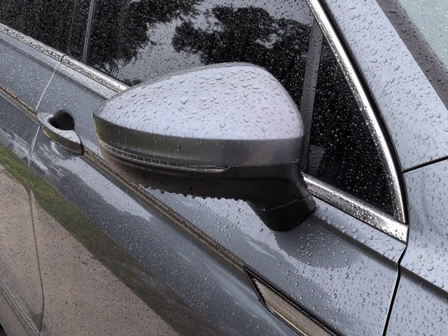 Used 2022 Volkswagen Tiguan SE FWD image 11