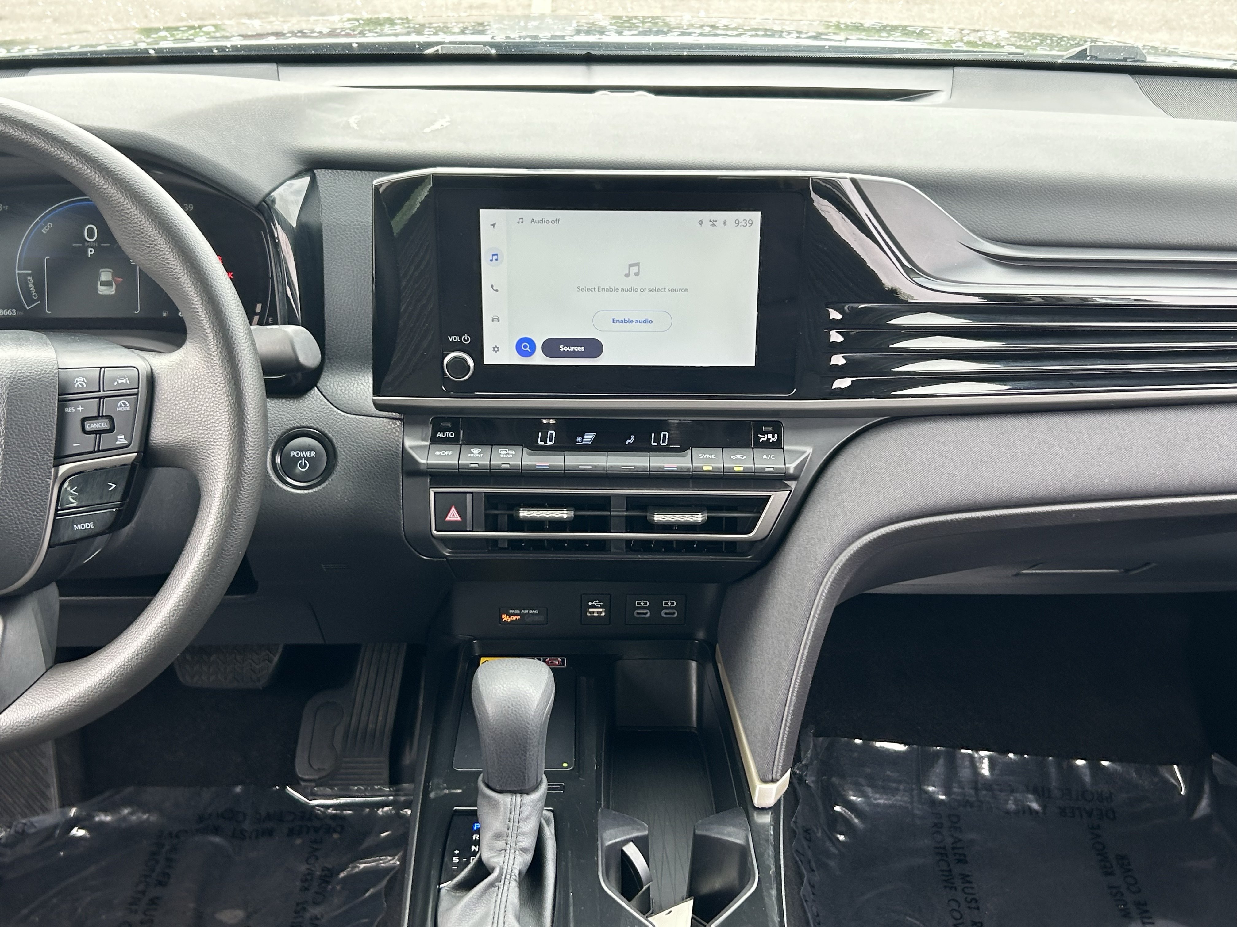 Used 2025 Toyota Camry LE FWD image 16