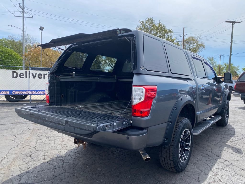 Used 2017 Nissan Titan SV AWD/4WD image 5