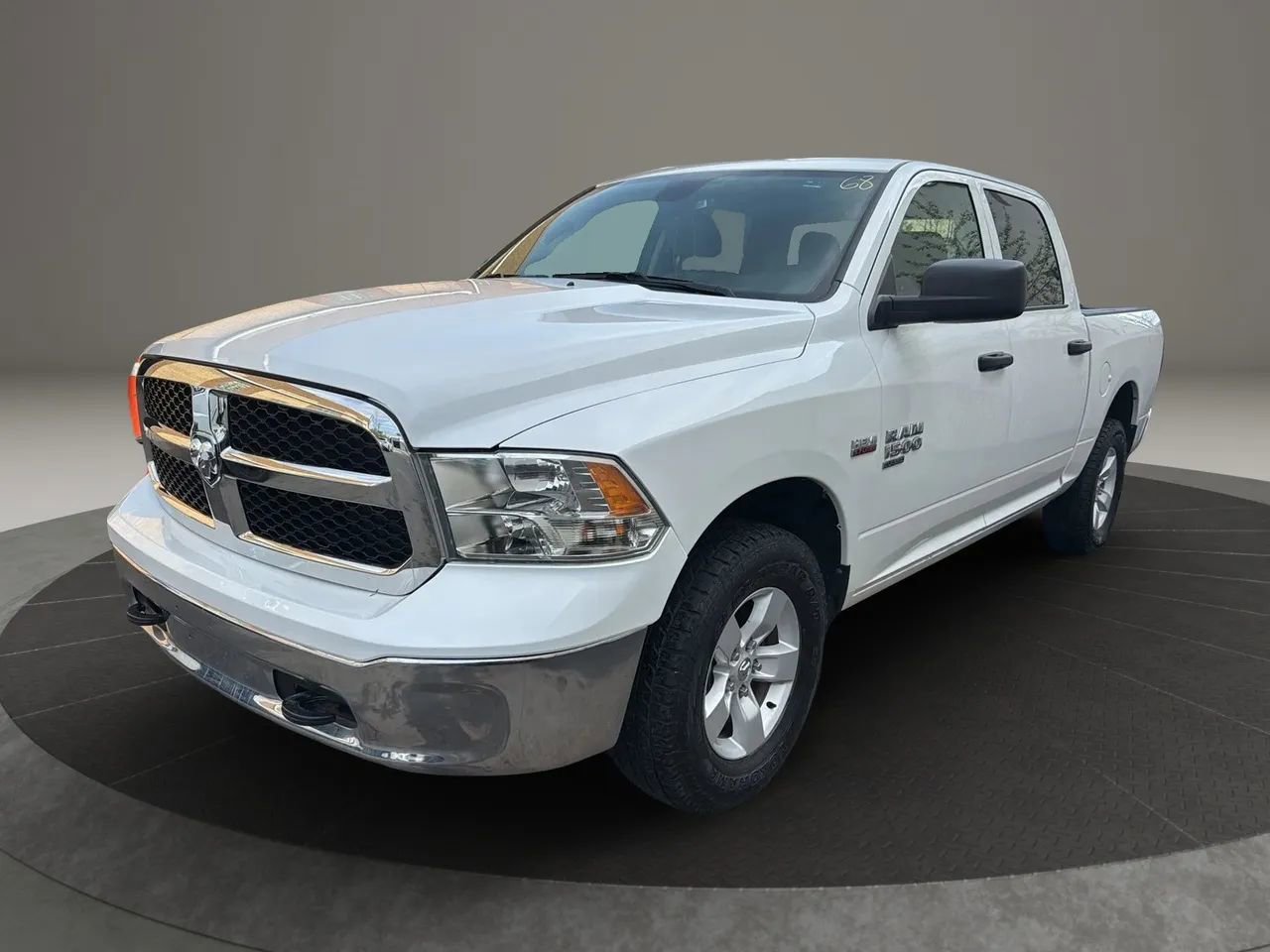 Used 2022 RAM 1500 Classic SLT w/ Protection Group AWD/4WD image 1