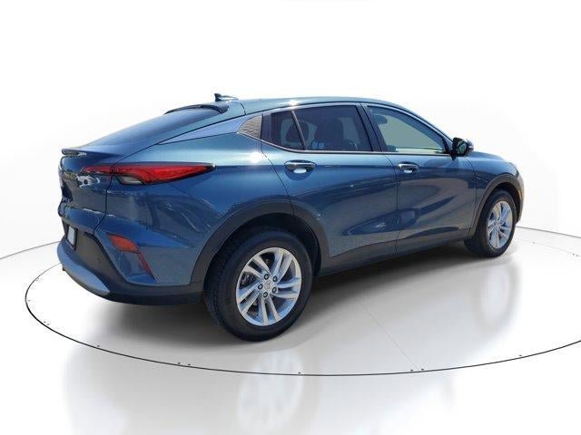 Used 2025 Buick Envista Preferred w/ Advanced Safety Package image 3