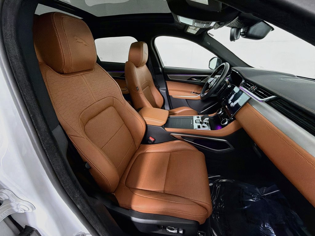 Used 2026 Jaguar F-PACE R-Dynamic S AWD/4WD image 29