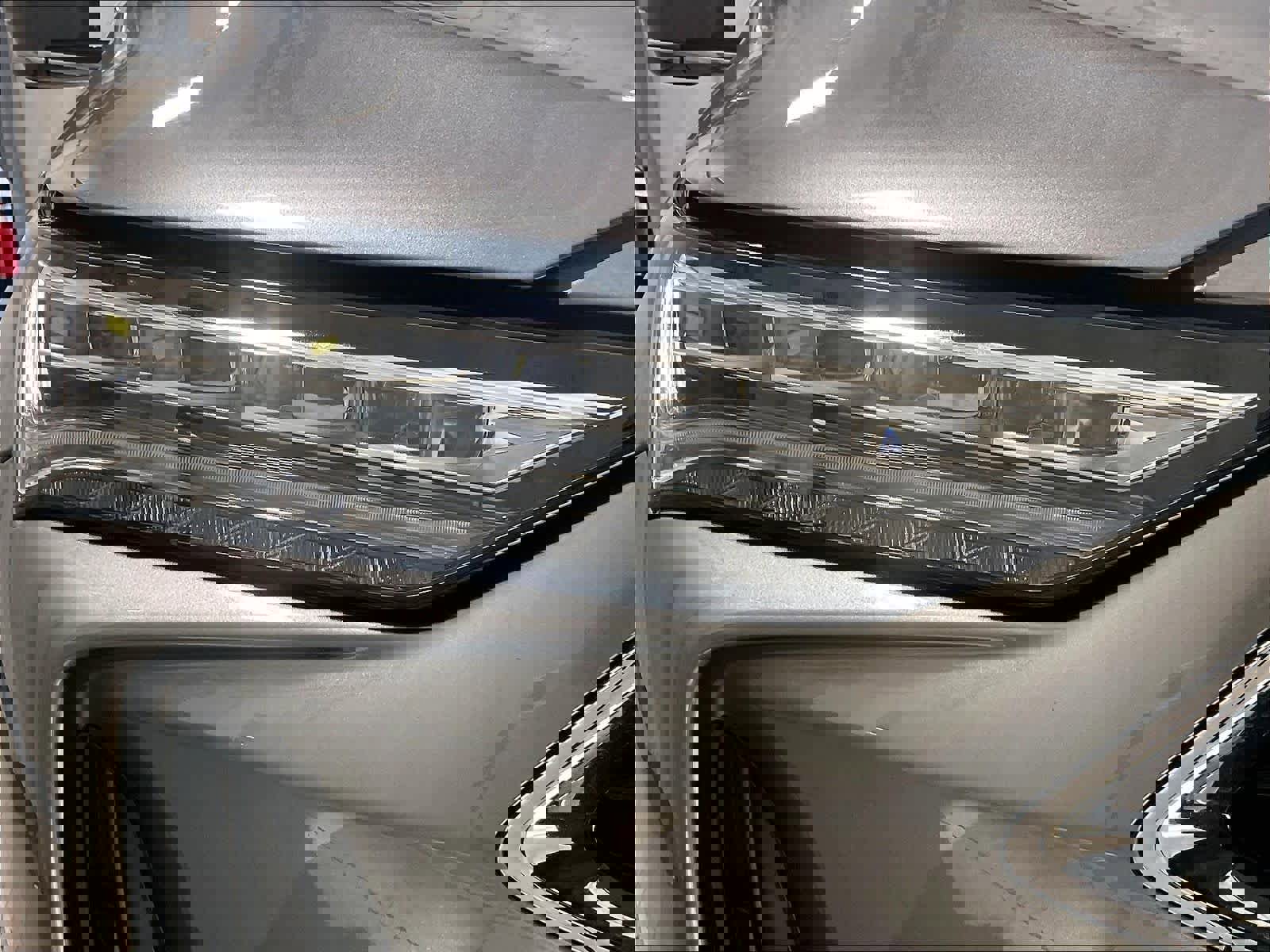 Used 2023 Acura MDX SH-AWD image 34