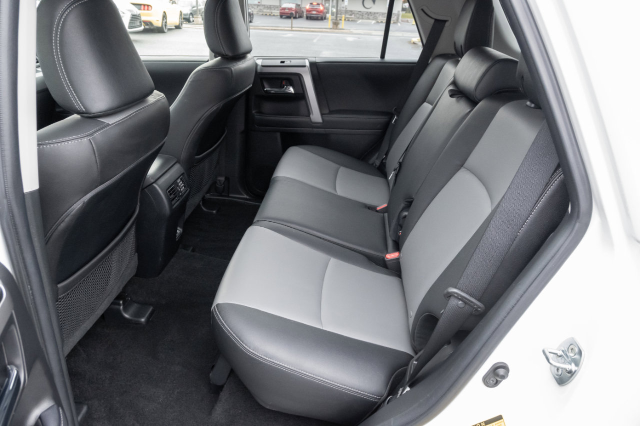 Used 2022 Toyota 4Runner SR5 Premium image 17