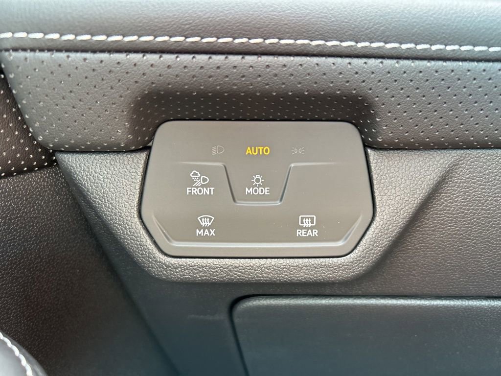 New 2026 Volkswagen Atlas SE FWD image 32