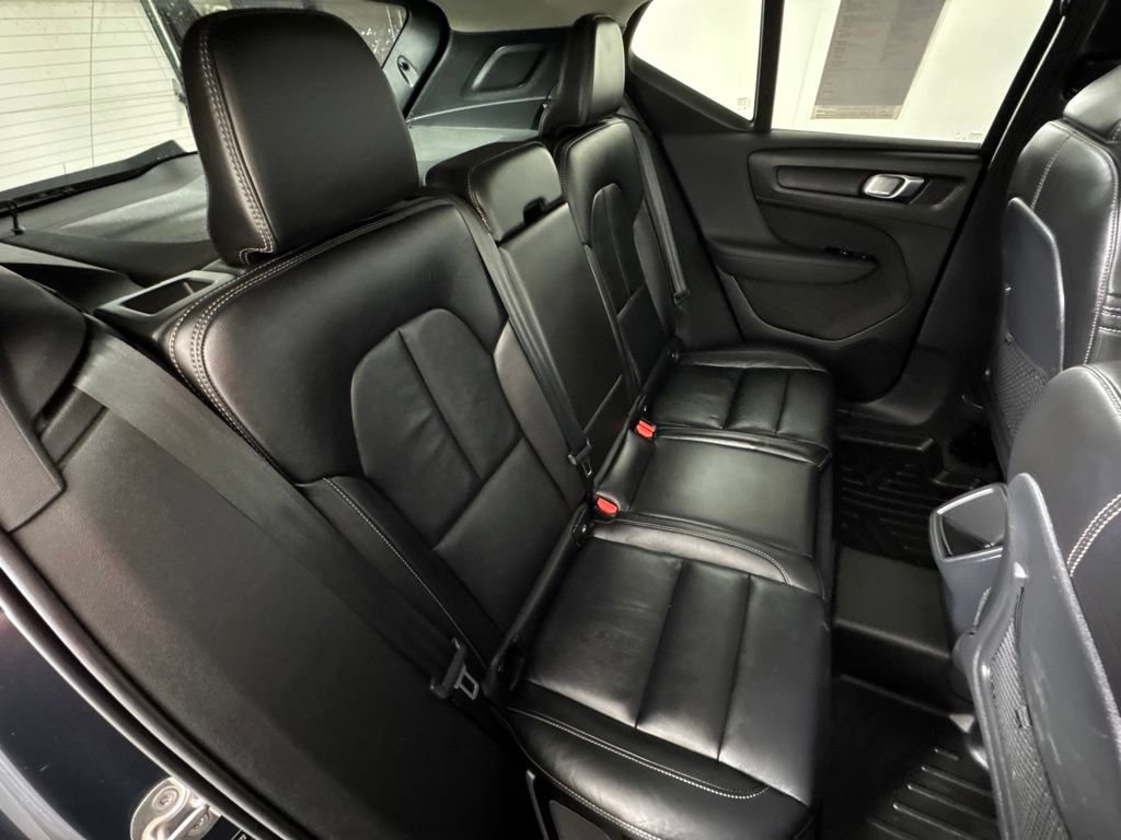 Used 2022 Volvo XC40 T5 Momentum AWD/4WD image 33