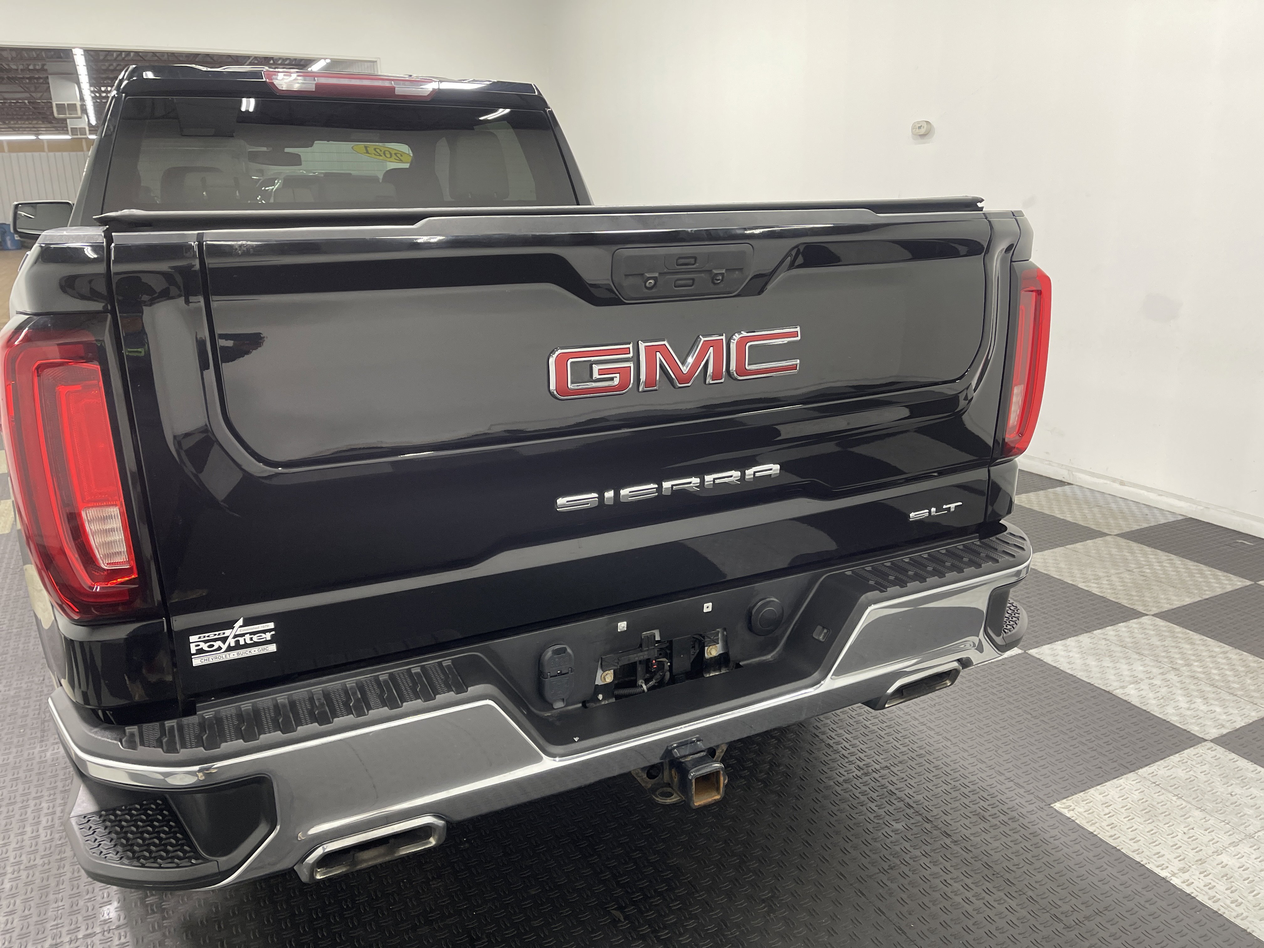 Used 2021 GMC Sierra 1500 SLT image 3