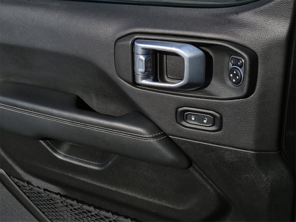 Used 2022 Jeep Wrangler Unlimited Sahara image 27