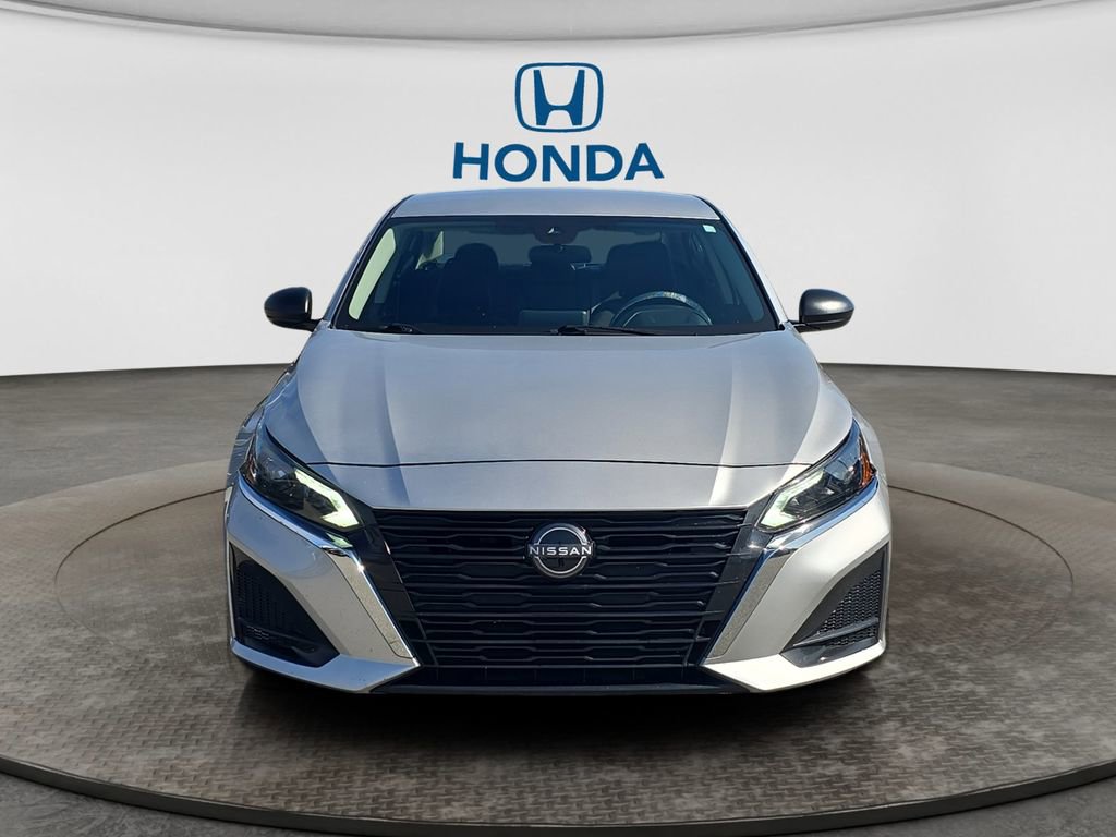 Used 2024 Nissan Altima 2.5 SV image 8