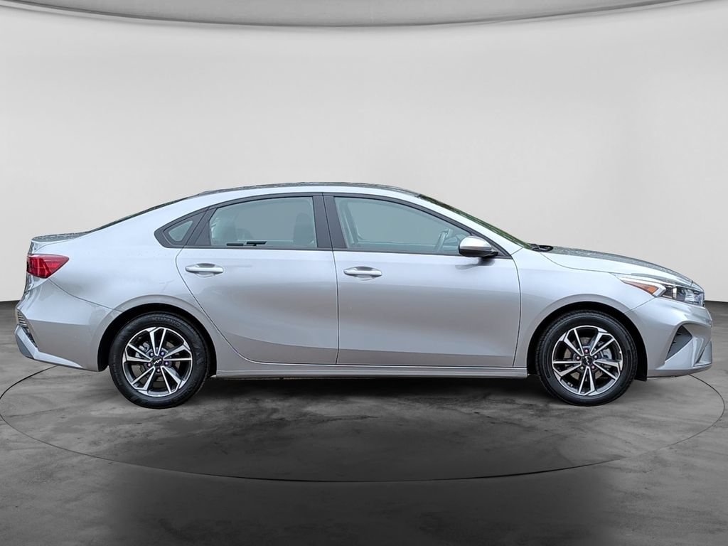 Used 2024 Kia Forte LXS FWD image 8