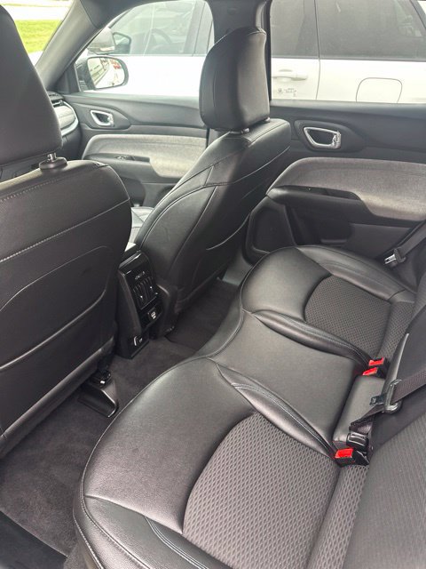Used 2024 Jeep Compass Latitude AWD/4WD image 52
