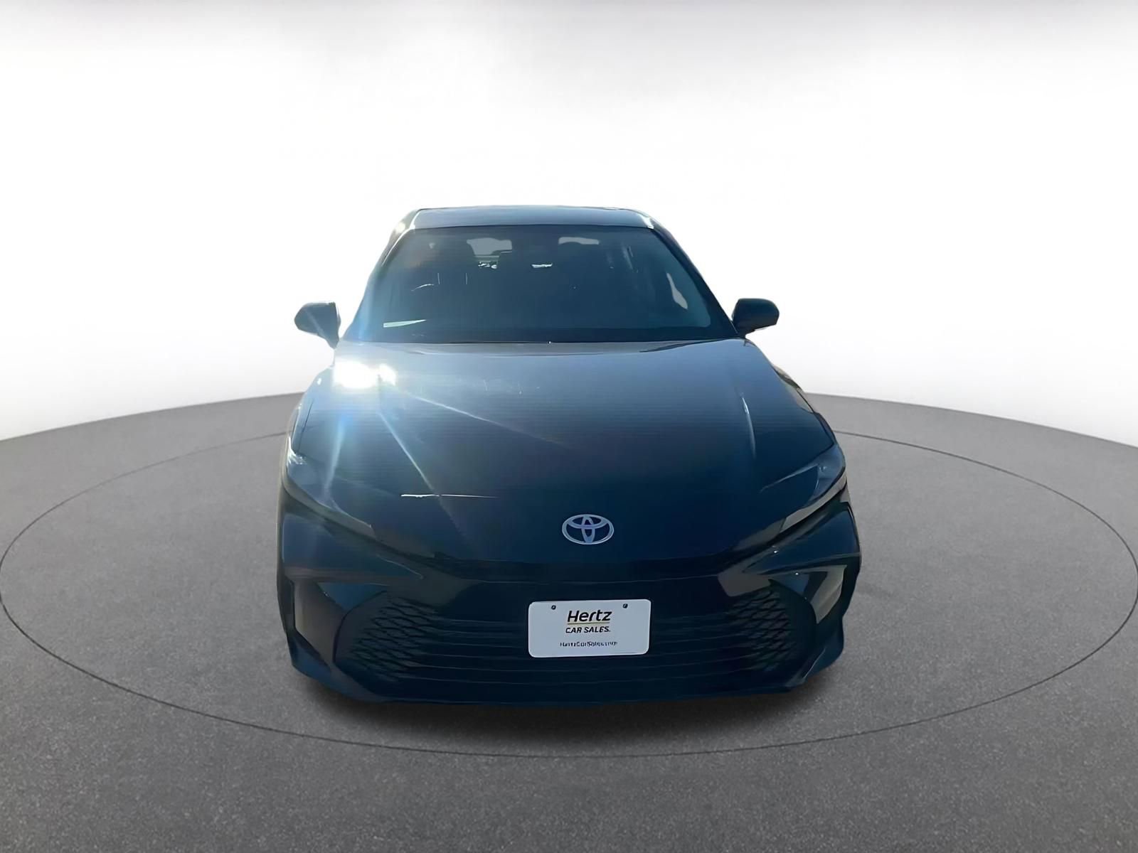 Used 2025 Toyota Camry LE image 4