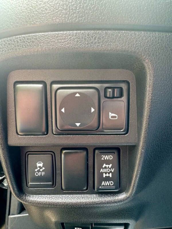Used 2015 Nissan Juke SV w/ Technology Package AWD/4WD image 17