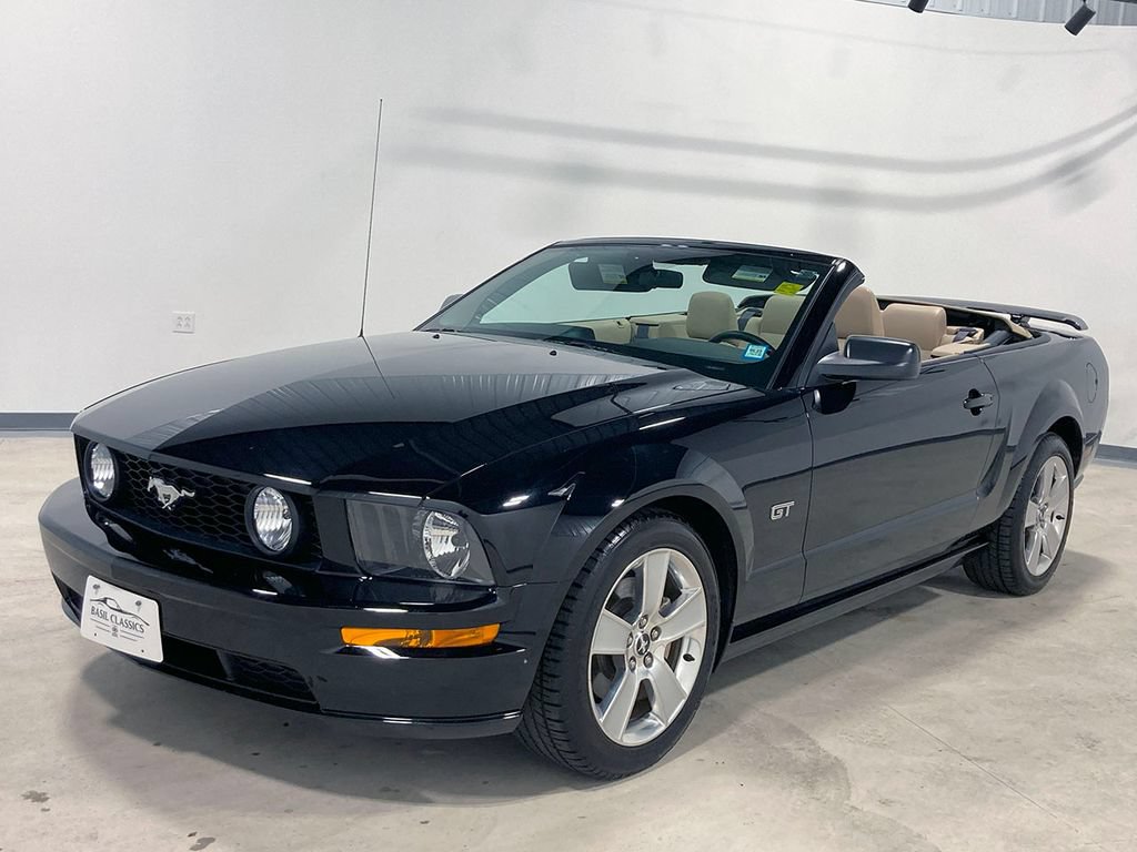 Used 2006 Ford Mustang GT RWD image 3