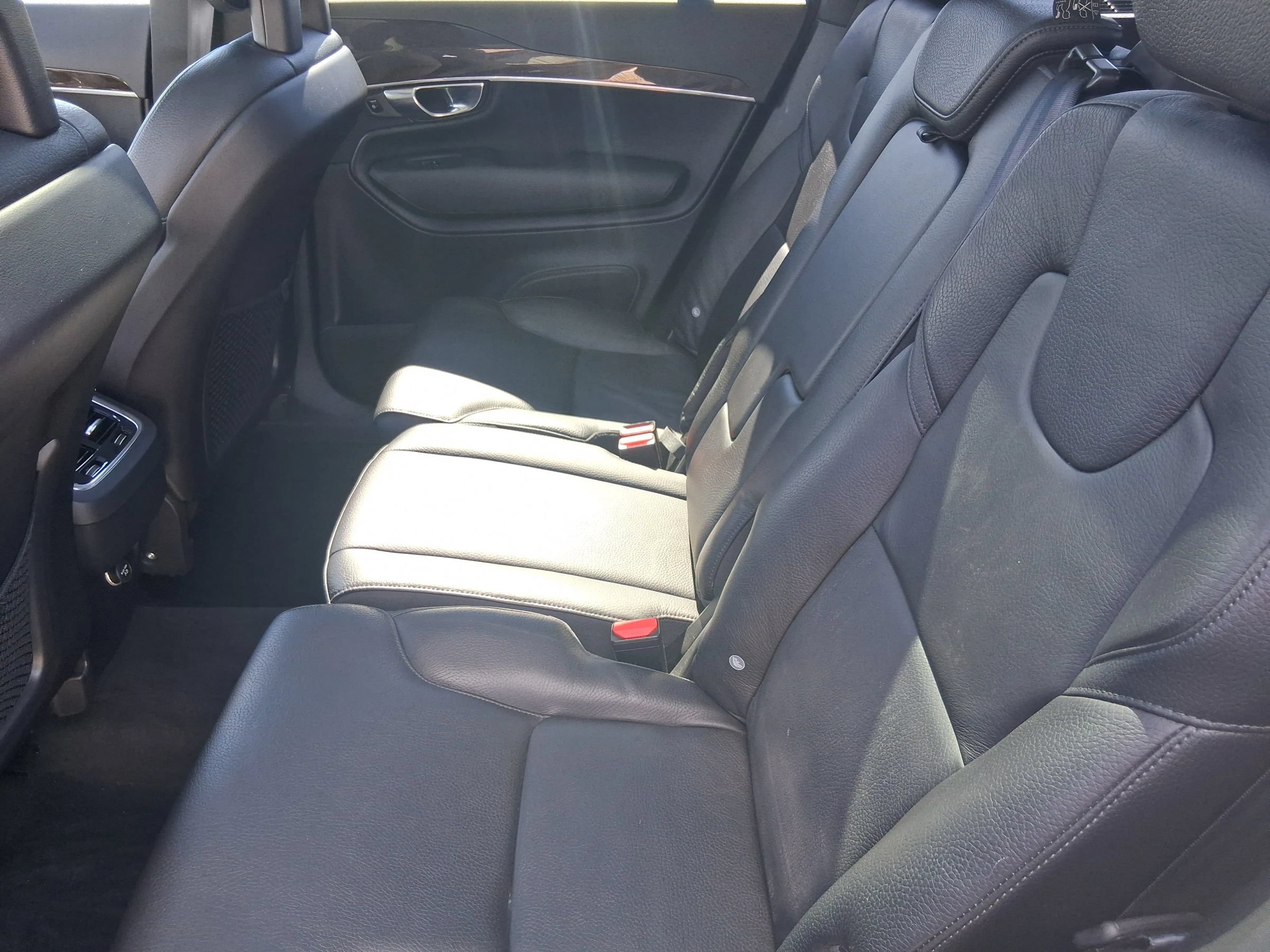 Used 2018 Volvo XC90 T5 Momentum w/ Convenience Package AWD/4WD image 21