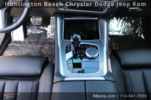 Used 2022 BMW X6 xDrive40i w/ M Sport Package image 14