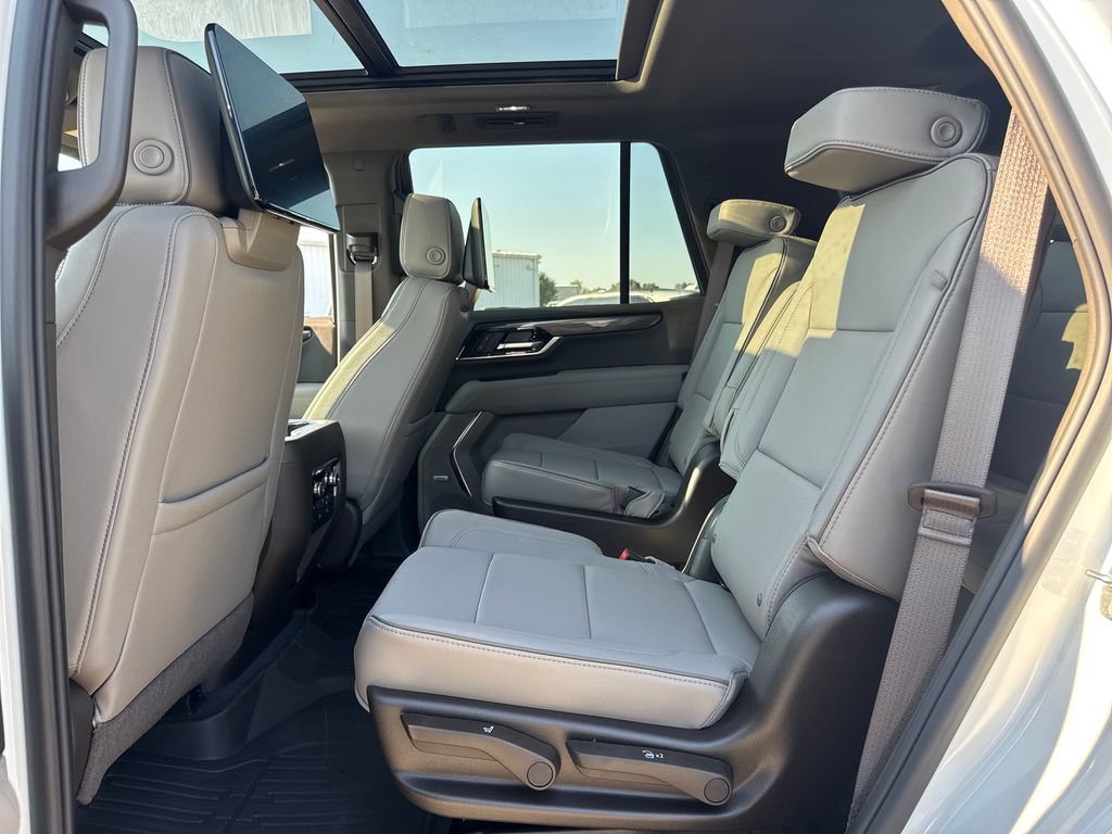 New 2026 GMC Yukon Elevation w/ Elevation Premium Package AWD/4WD image 13