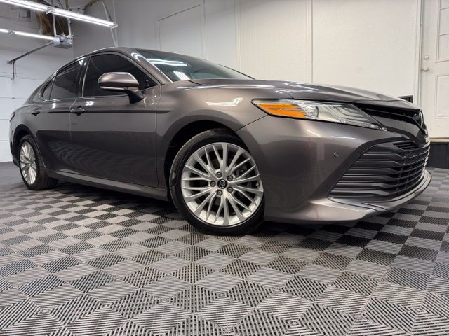 Used 2018 Toyota Camry XLE FWD image 1