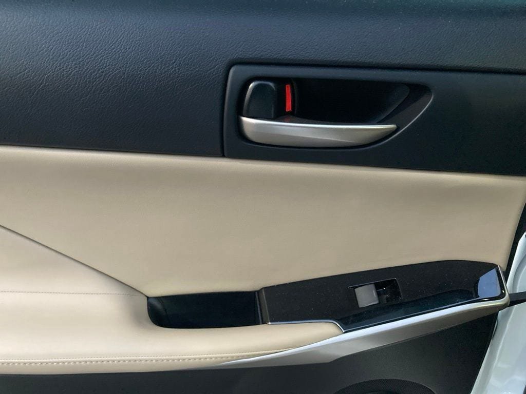 Used 2020 Lexus IS 300 w/ Premium Package RWD image 12