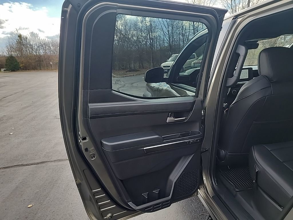 Used 2025 Toyota Tacoma TRD Off-Road image 27