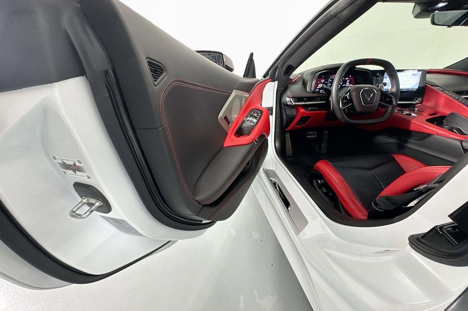 Used 2022 Chevrolet Corvette Stingray Premium Conv w/ Z51 Performance Package RWD image 23