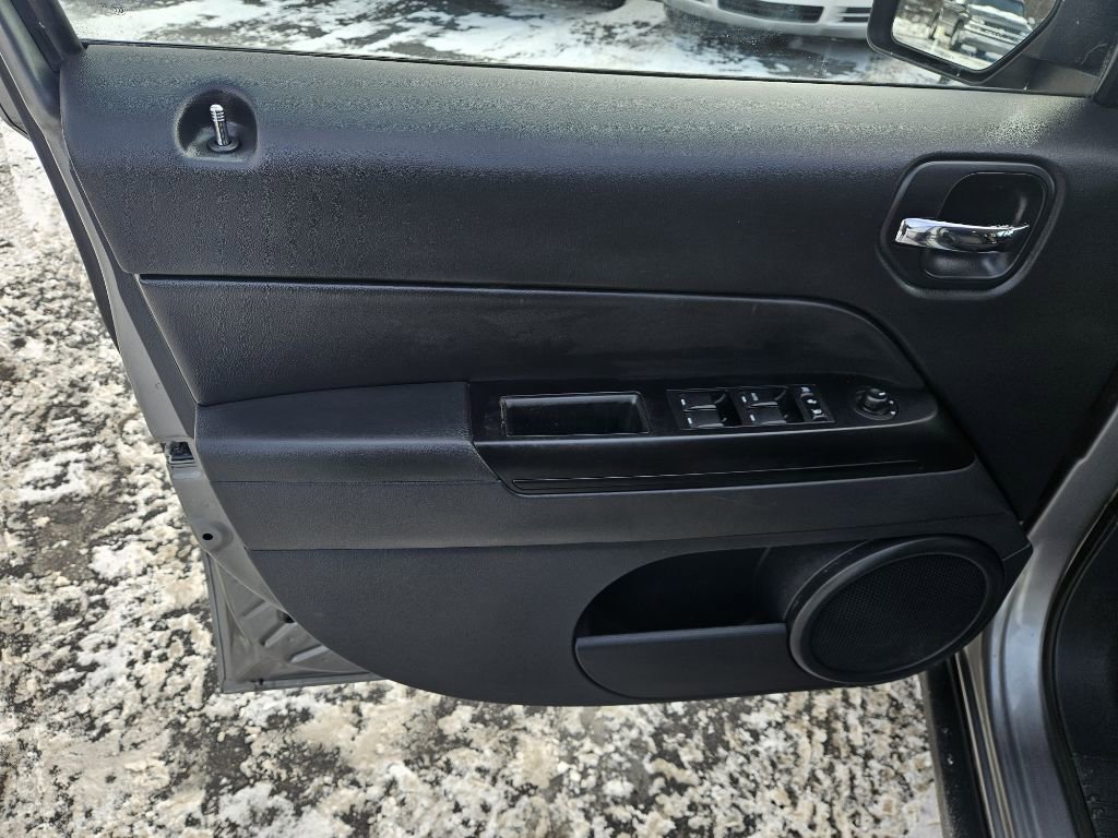 Used 2013 Jeep Patriot Latitude w/ Sun/Sound Group image 12