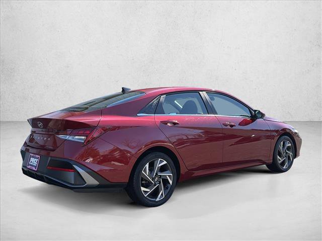Used 2025 Hyundai Elantra SEL image 5