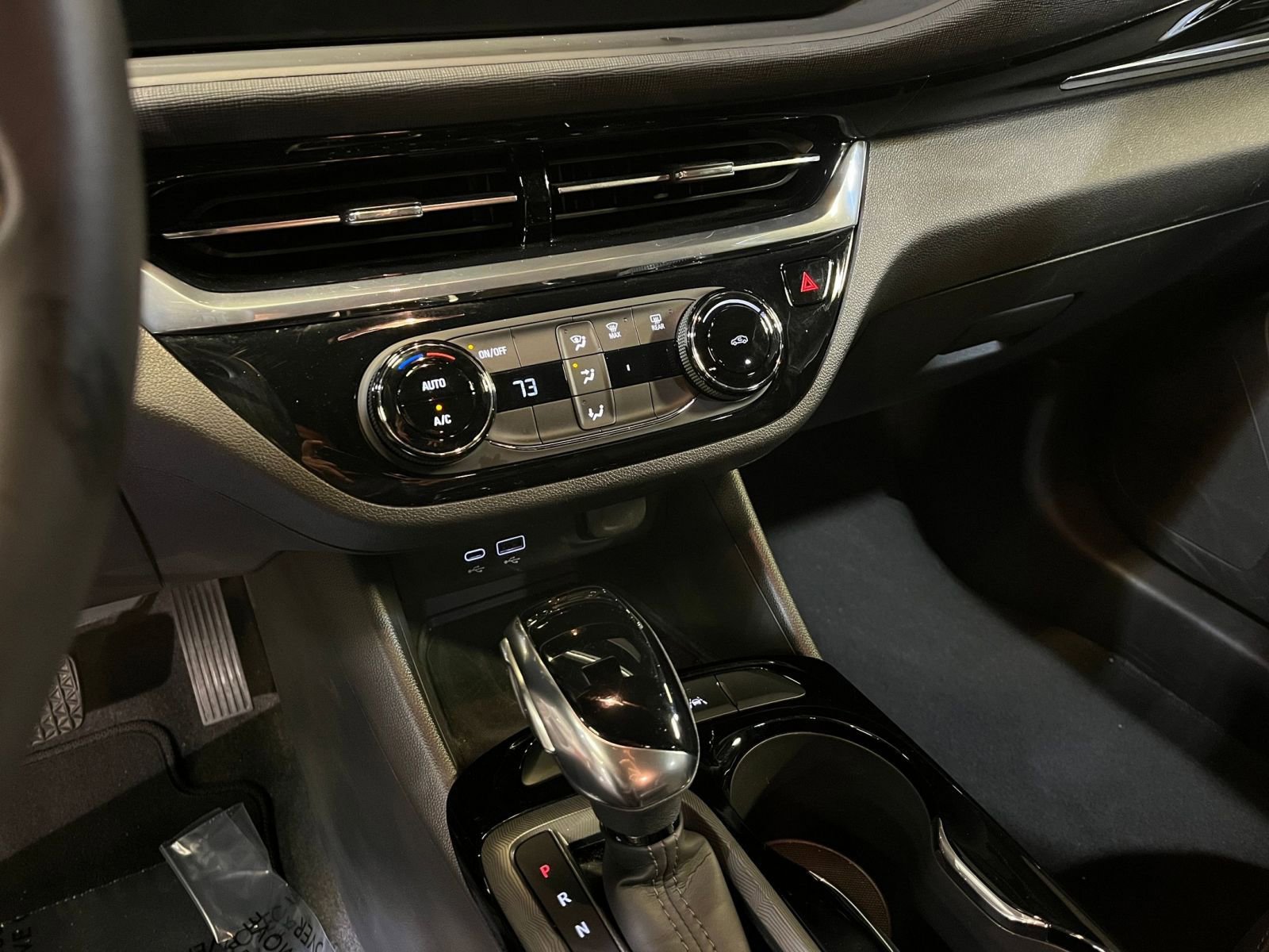 Used 2025 Buick Envista Sport Touring image 18