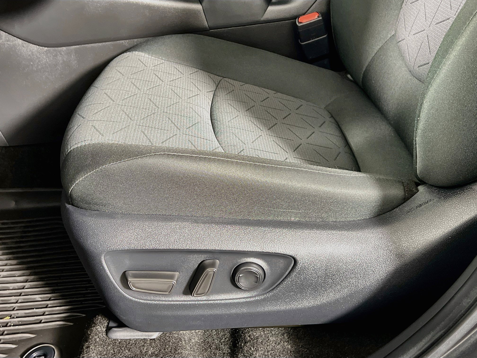 Used 2025 Toyota RAV4 XLE w/ Convenience Package AWD/4WD image 20
