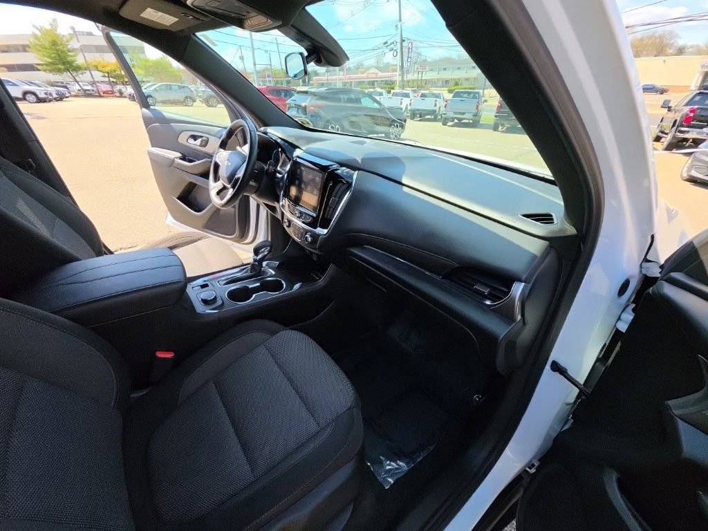 Used 2023 Chevrolet Traverse LT image 29