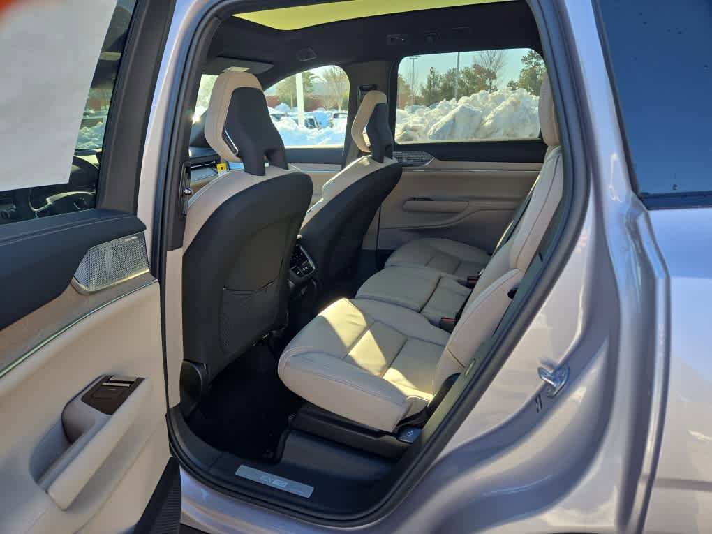 New 2026 Volvo EX90 Ultra AWD/4WD image 24