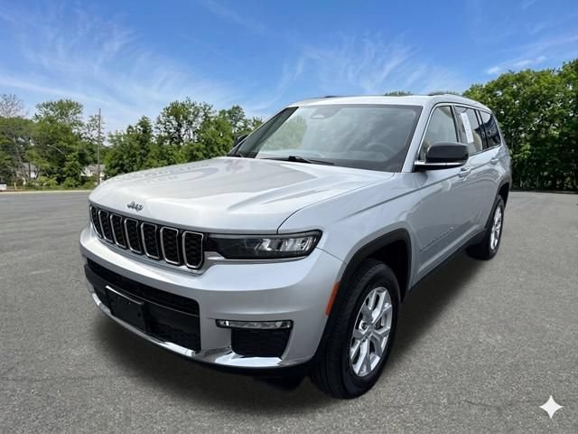 Used 2023 Jeep Grand Cherokee L Limited AWD/4WD image 4