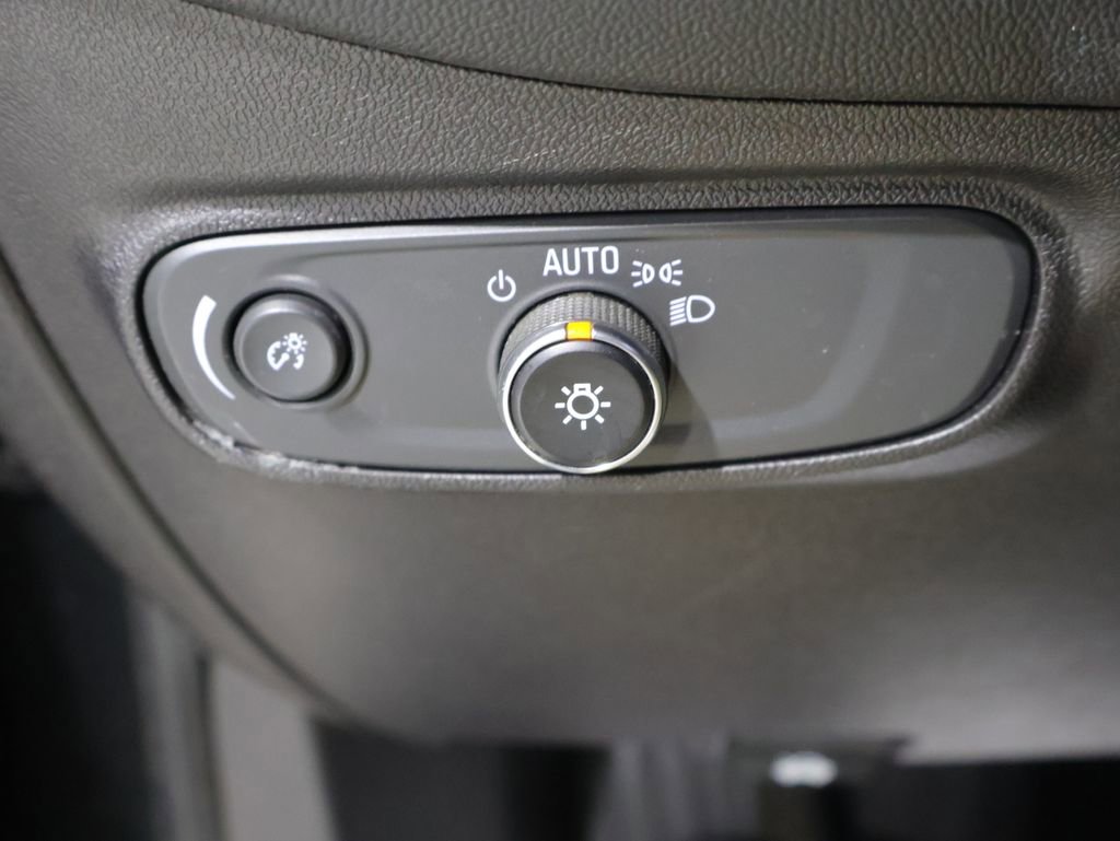 Used 2018 Chevrolet Equinox LT FWD image 31