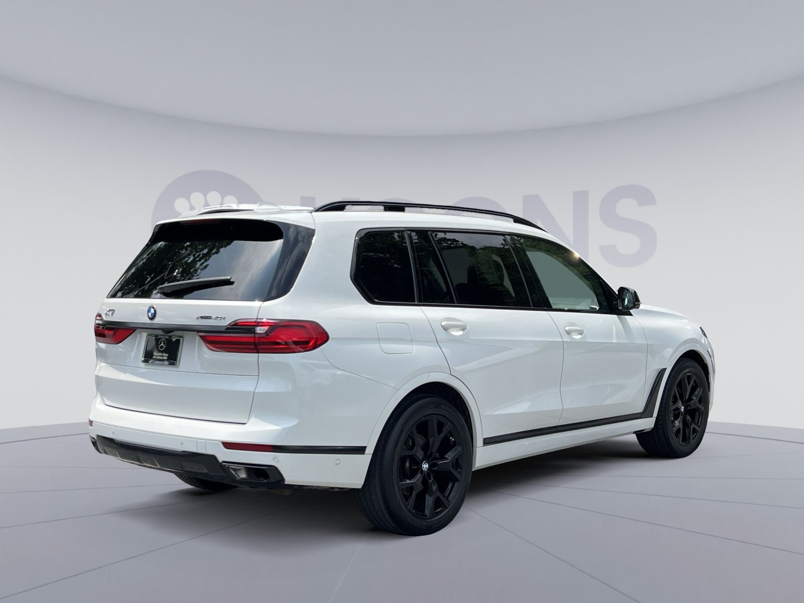 Used 2022 BMW X7 xDrive40i w/ Premium Package AWD/4WD image 11