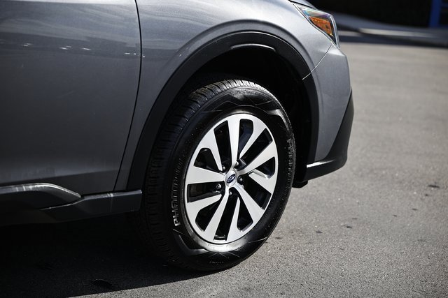 Used 2022 Subaru Outback Premium image 10
