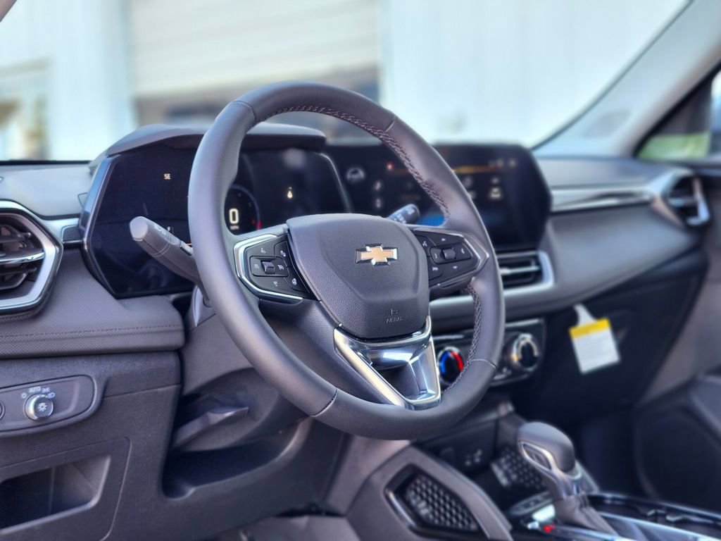 New 2026 Chevrolet TrailBlazer LT w/ LT Cold Weather Package FWD image 17