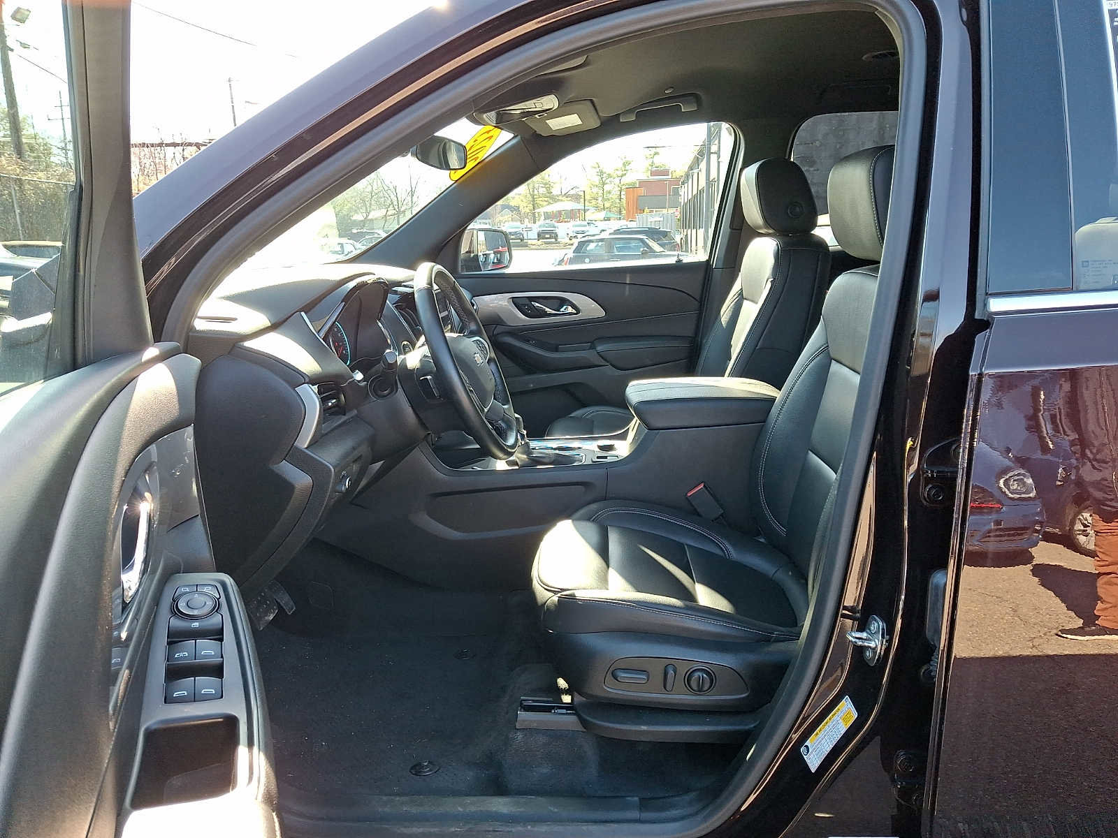 Used 2023 Chevrolet Traverse LT AWD/4WD image 15